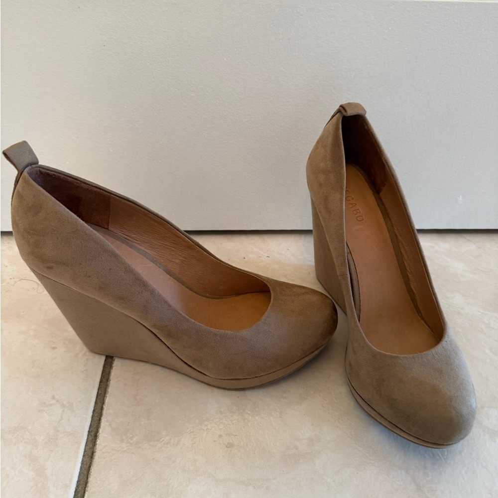 Elegant Tan Wedge Heels